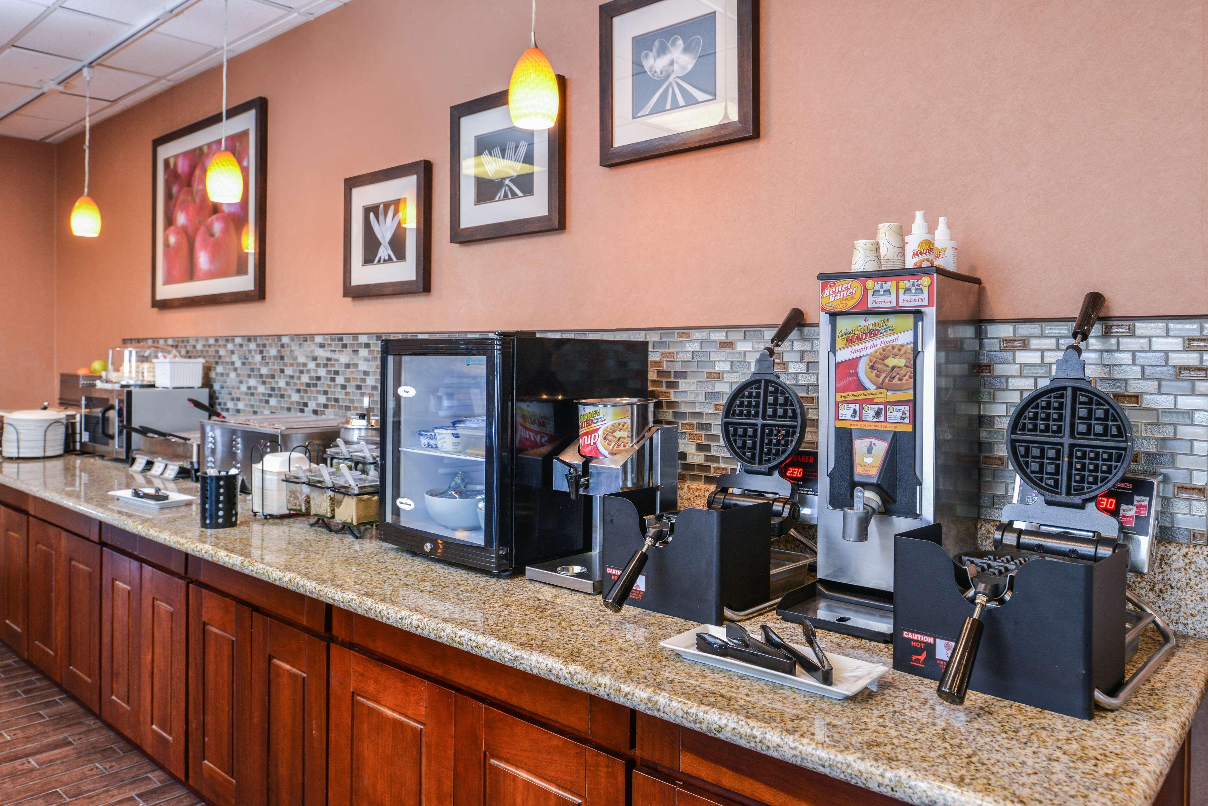Best Western Plus Rama Inn Redmond Buitenkant foto