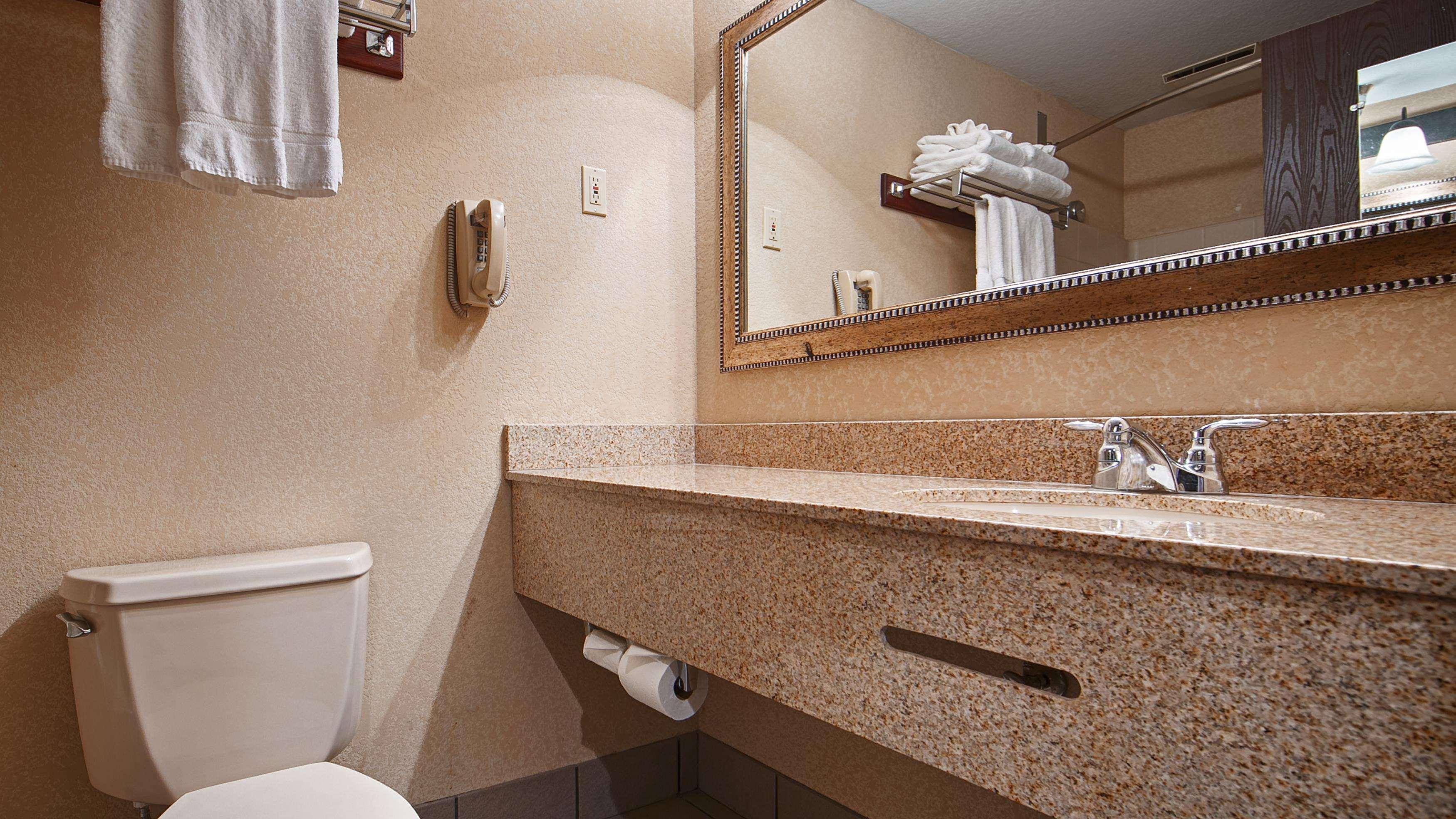 Best Western Plus Rama Inn Redmond Buitenkant foto