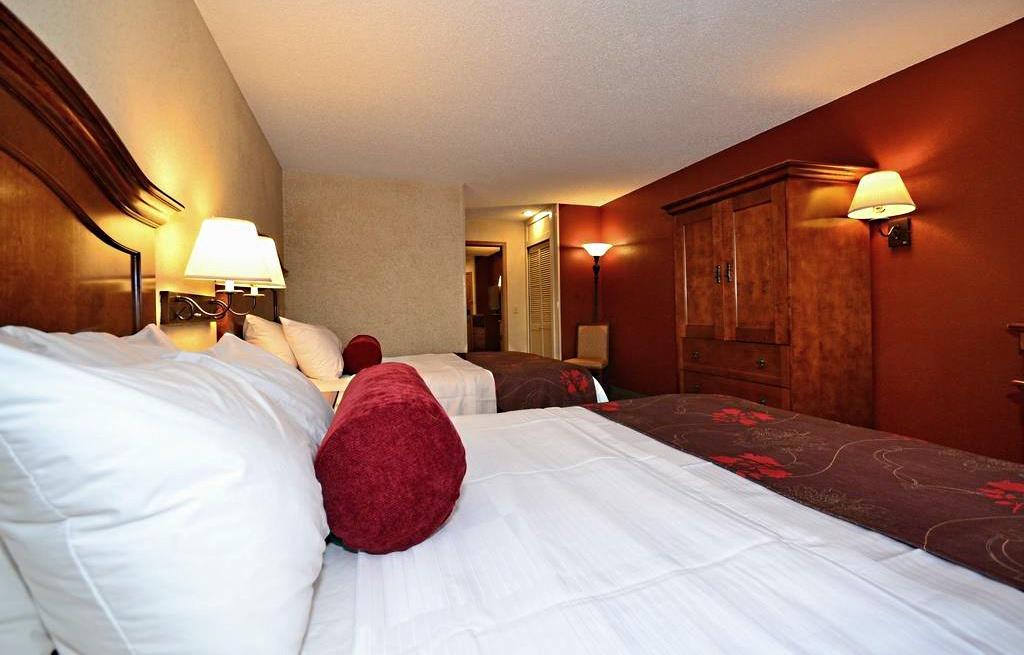 Best Western Plus Rama Inn Redmond Buitenkant foto